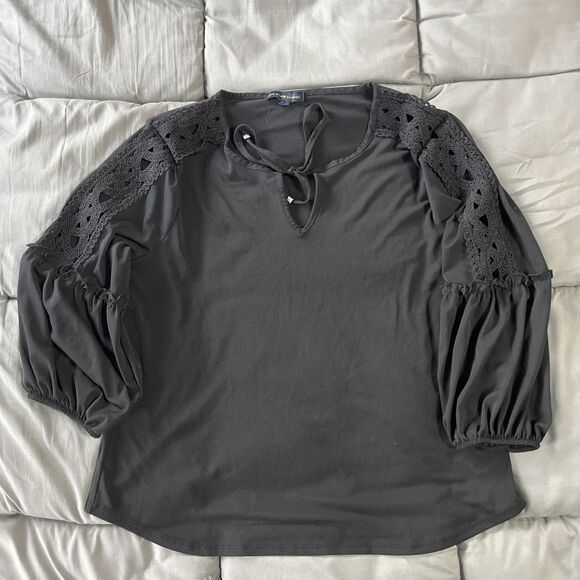 Adrienne Vittadini Black Top Large With Crochet Shoulder & Partial Sleeve - Picture 1 of 4